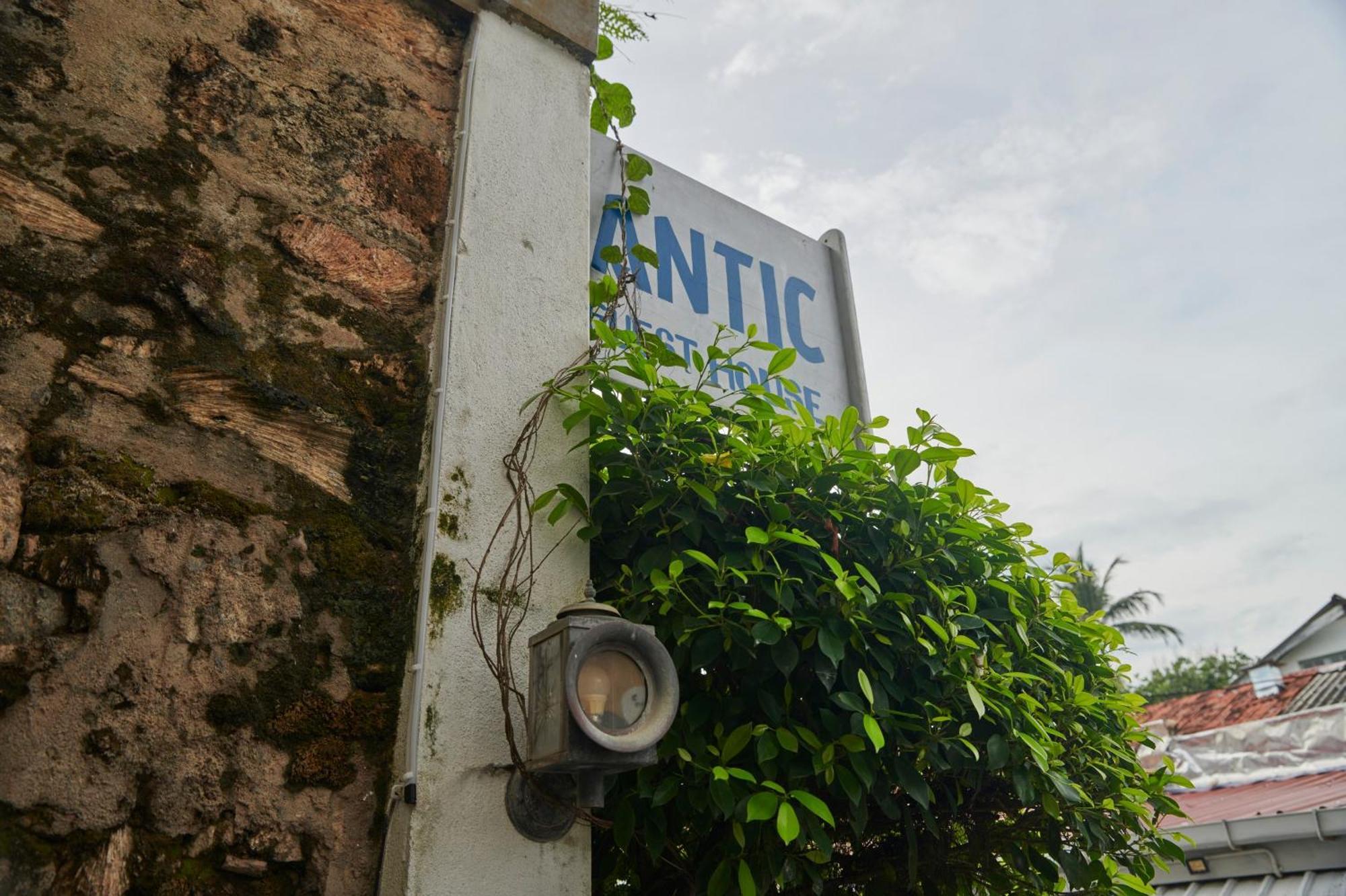 Antic Guesthouse - Galle Fort Exteriör bild